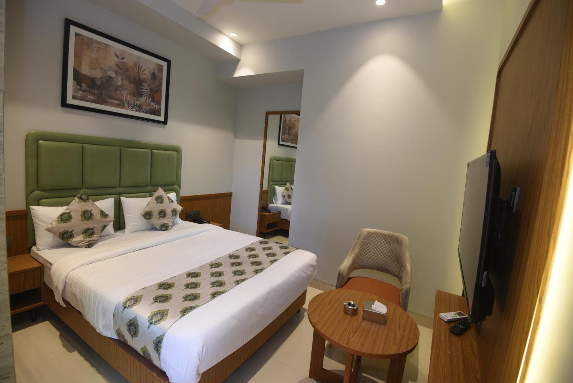 Vishnu Krupa Executive Rooms Virār Exterior foto